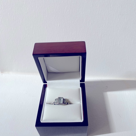 14k white gold diamond aqua ring - Picture 4 of 6